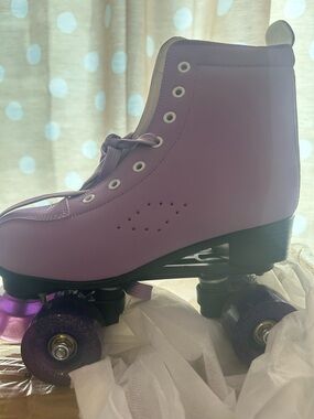 Lilac Women's Classic Quad Roller Skates